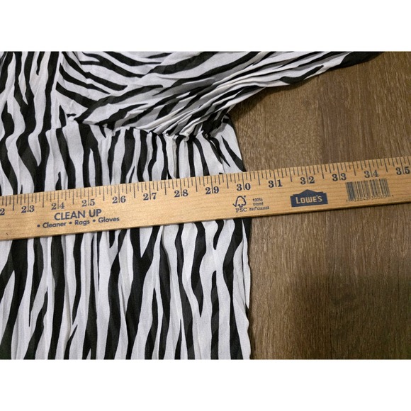 Maggie Barnes Women's Ruffles Blouse Size 3X 26/28W Black And White - Picture 12 of 16